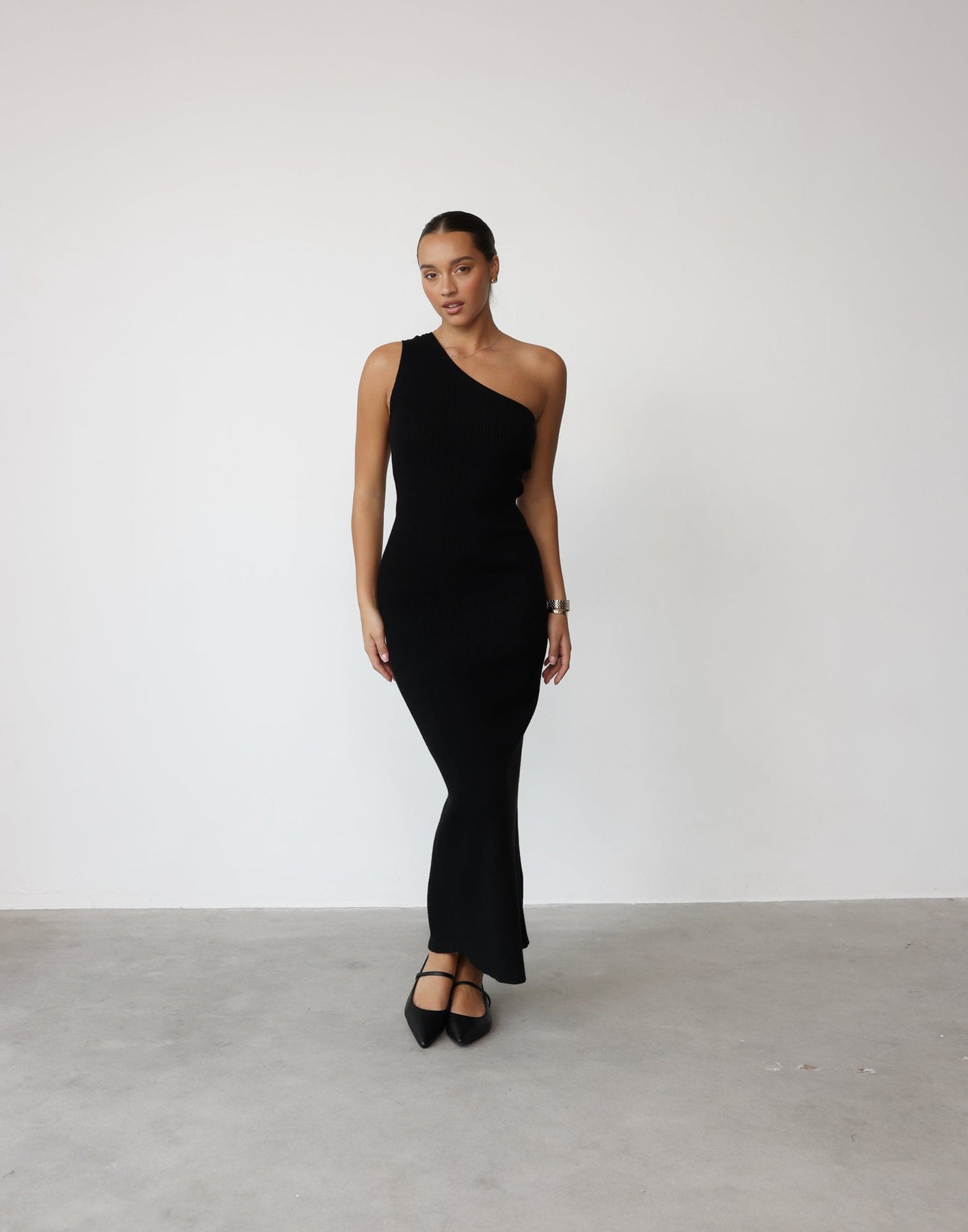 Aubany Maxi Dress (Black)
Add to wishlist - Image 4