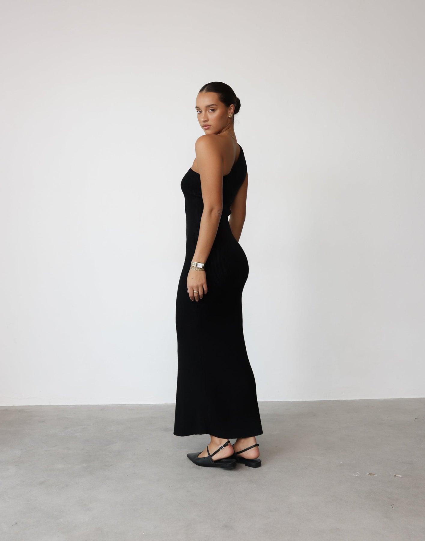 Aubany Maxi Dress (Black)
Add to wishlist - Image 3