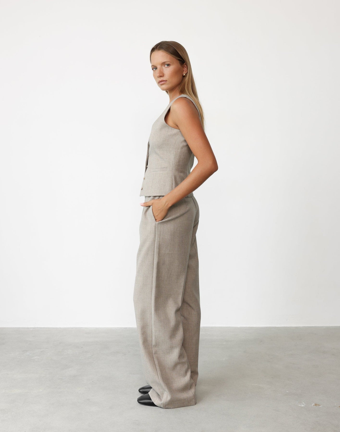 Collective Tops - Reagan Vest (Stone)
Add to wishlist sixth image