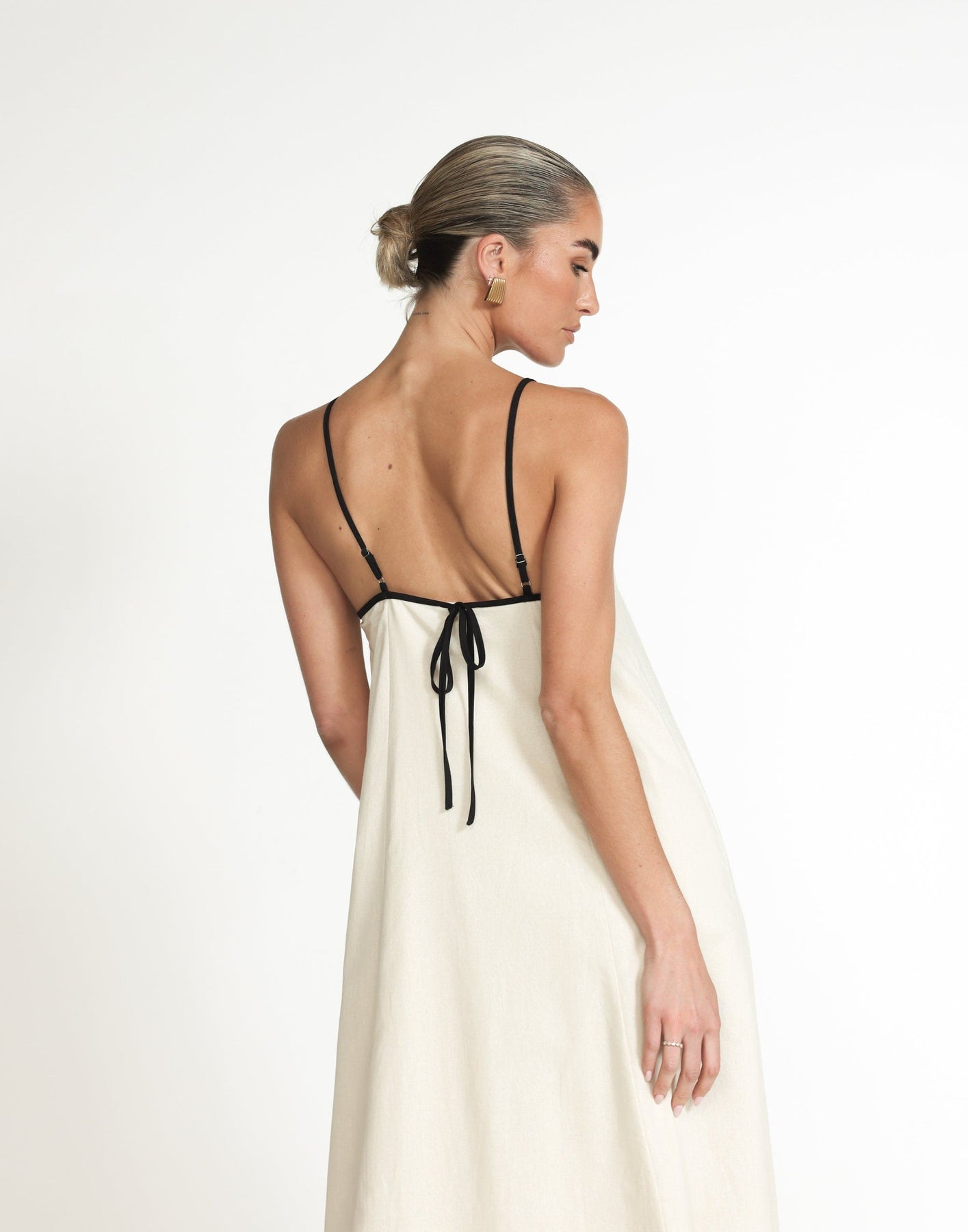 Fiona Maxi Dress (Beige)
Add to wishlist - Image 5