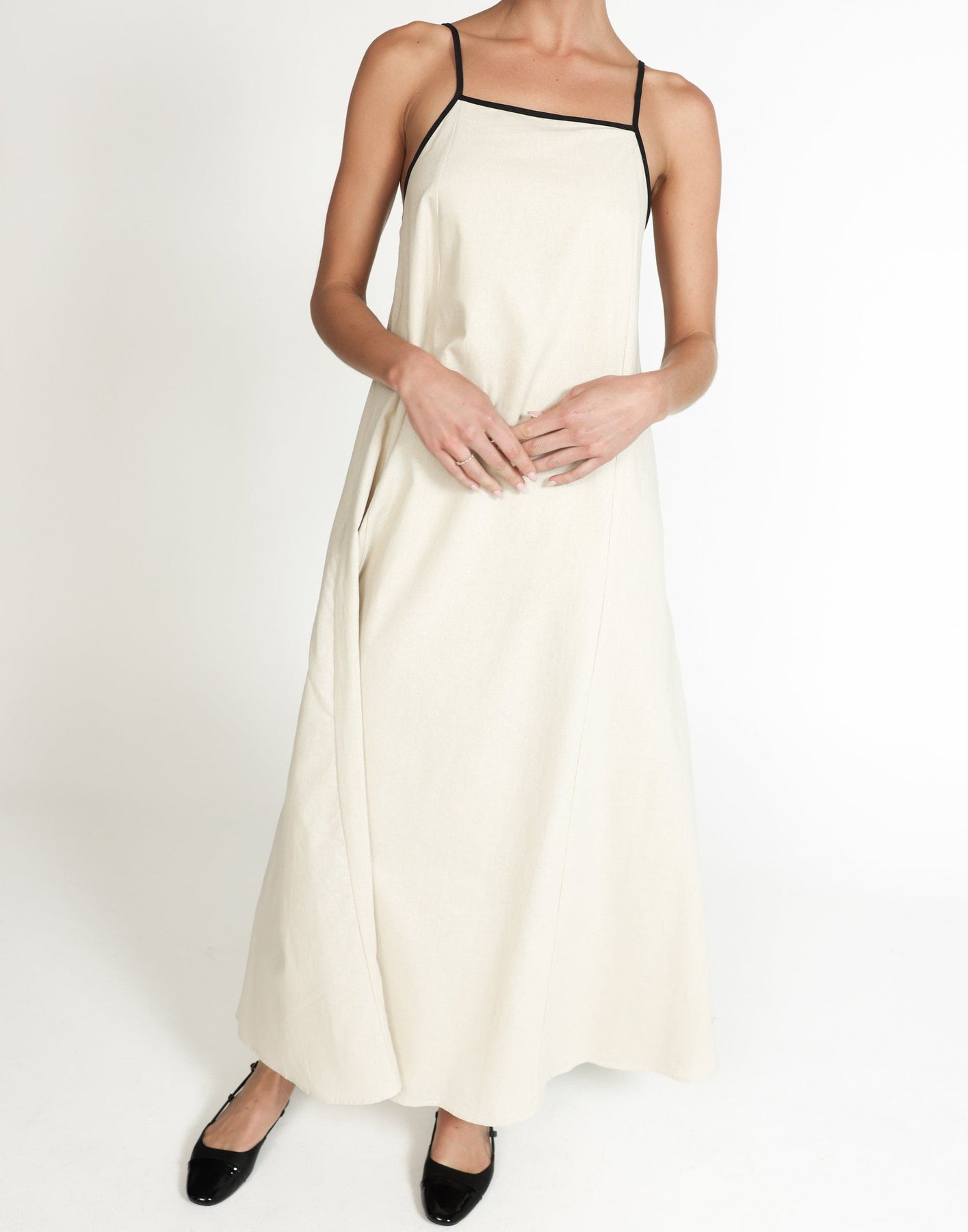 Fiona Maxi Dress (Beige)
Add to wishlist - Image 6