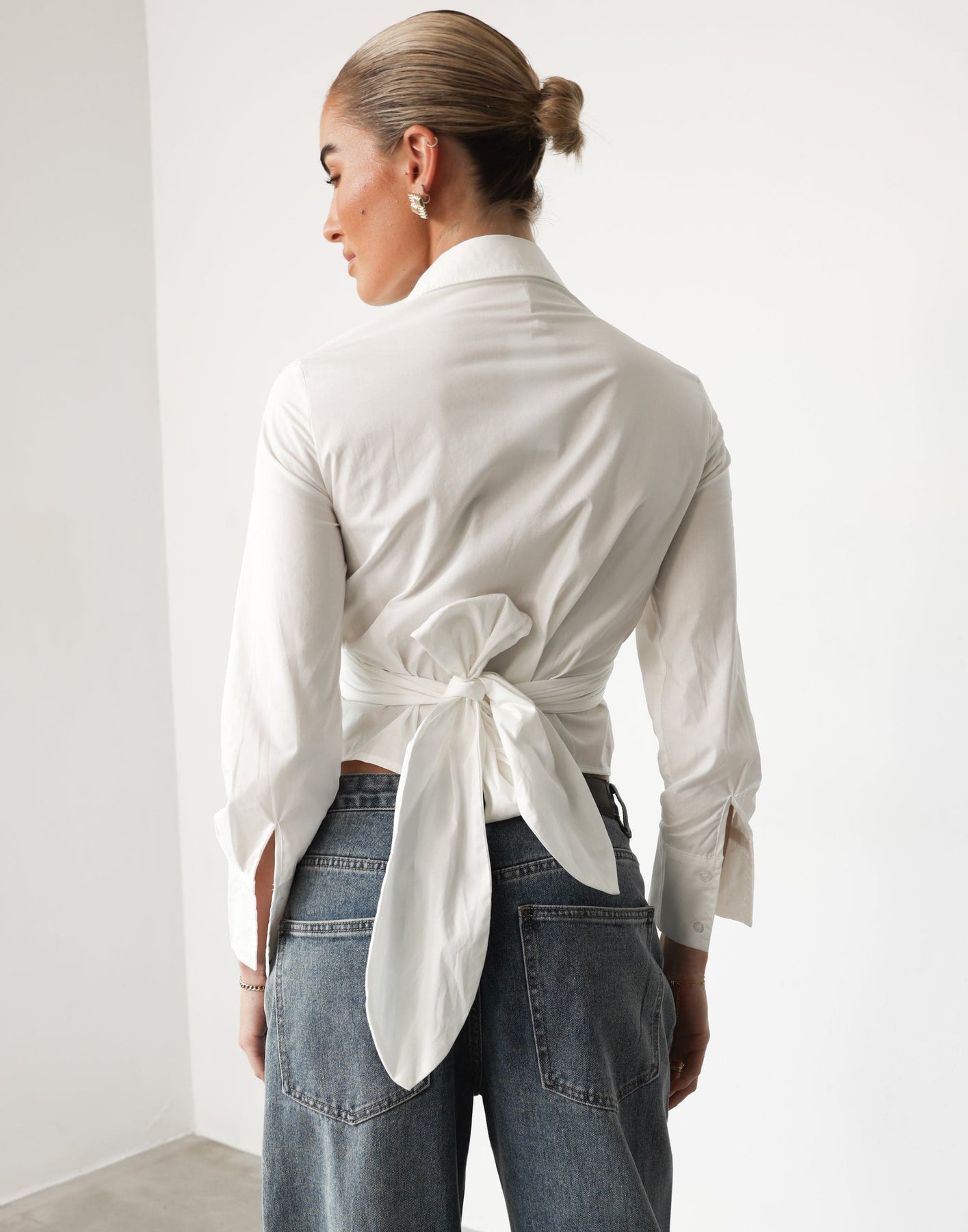 Collective Tops - Vasquez Shirt (White)
Add to wishlist fourth image