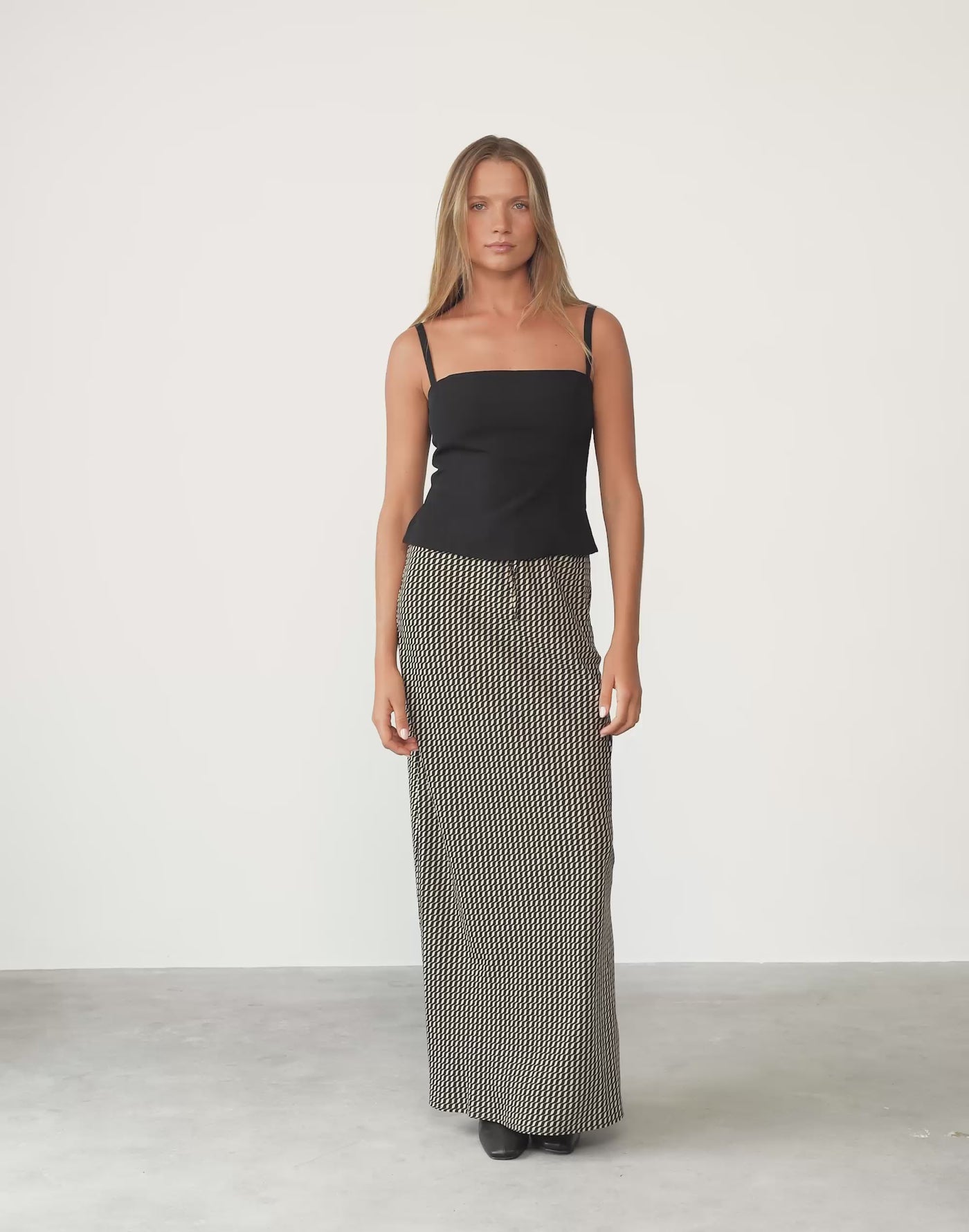 Zaya Maxi Skirt (Sand Ripple)
