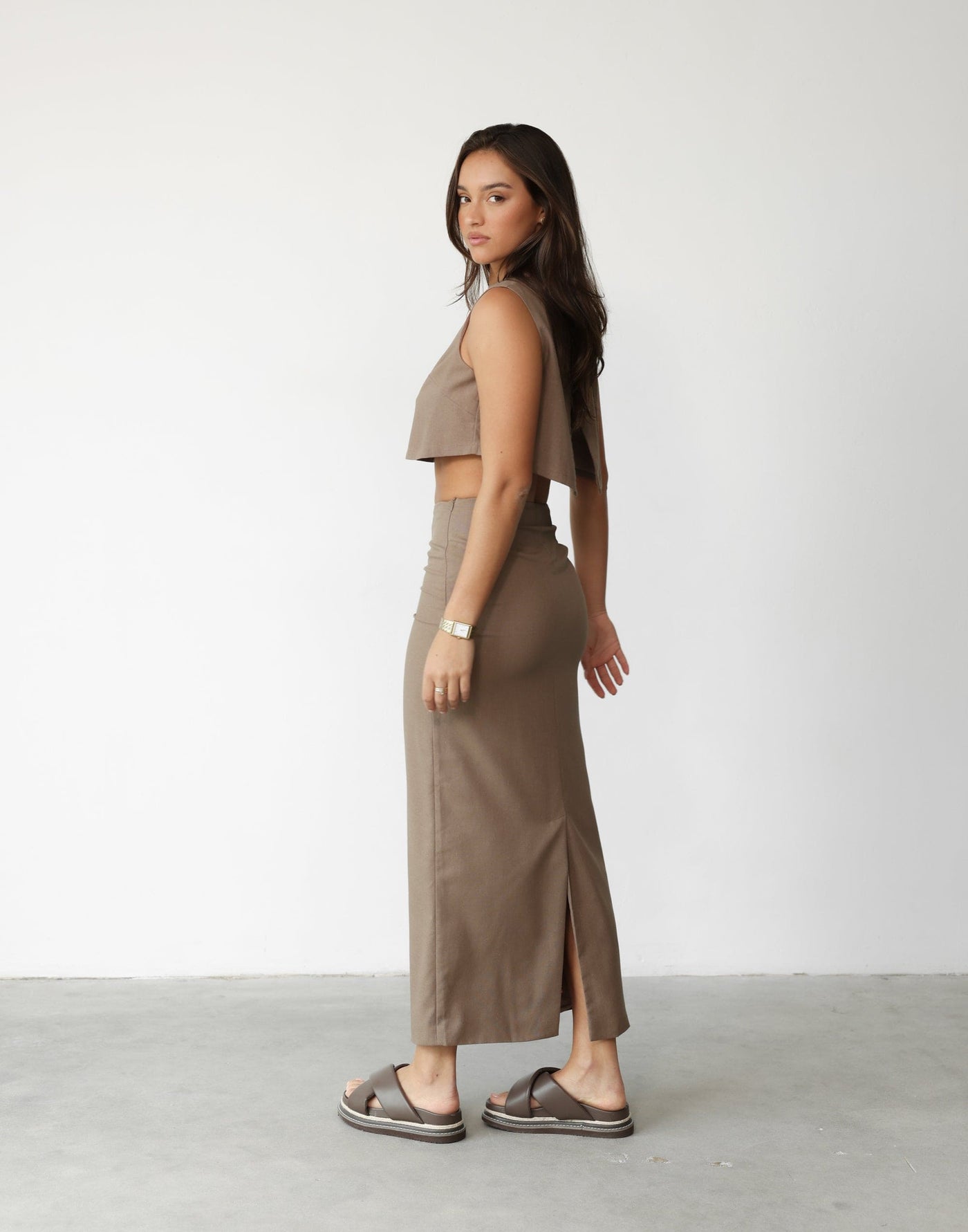 Como Linen Maxi Skirt (Mocha) | Charcoal Clothing Exclusive - High Waisted Zipper Entry Maxi Skirt - Women's Skirt - Charcoal Clothing