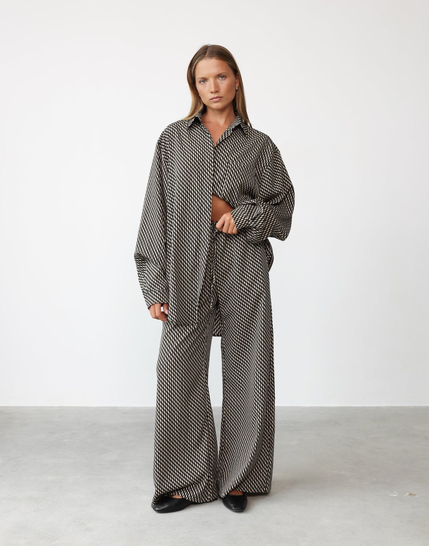 Zaya Long Sleeve Shirt (Sand Ripple) | Charcoal Clothing Exclusive - Women's Top - Charcoal Clothing