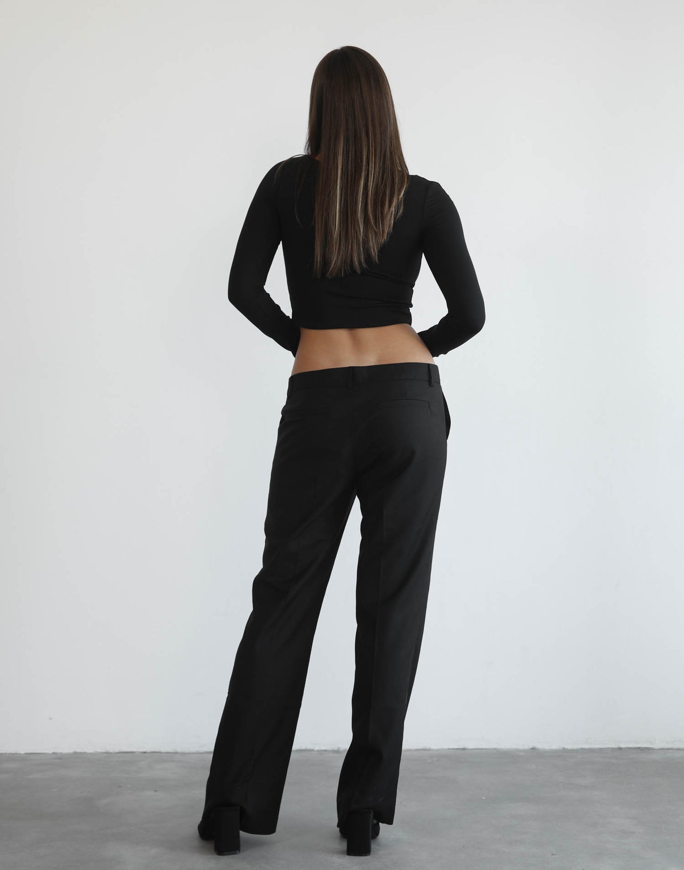 Mendes Long Sleeve Crop Top (Black) - Long Sleeve Crop Top - Women's Top - Charcoal Clothing