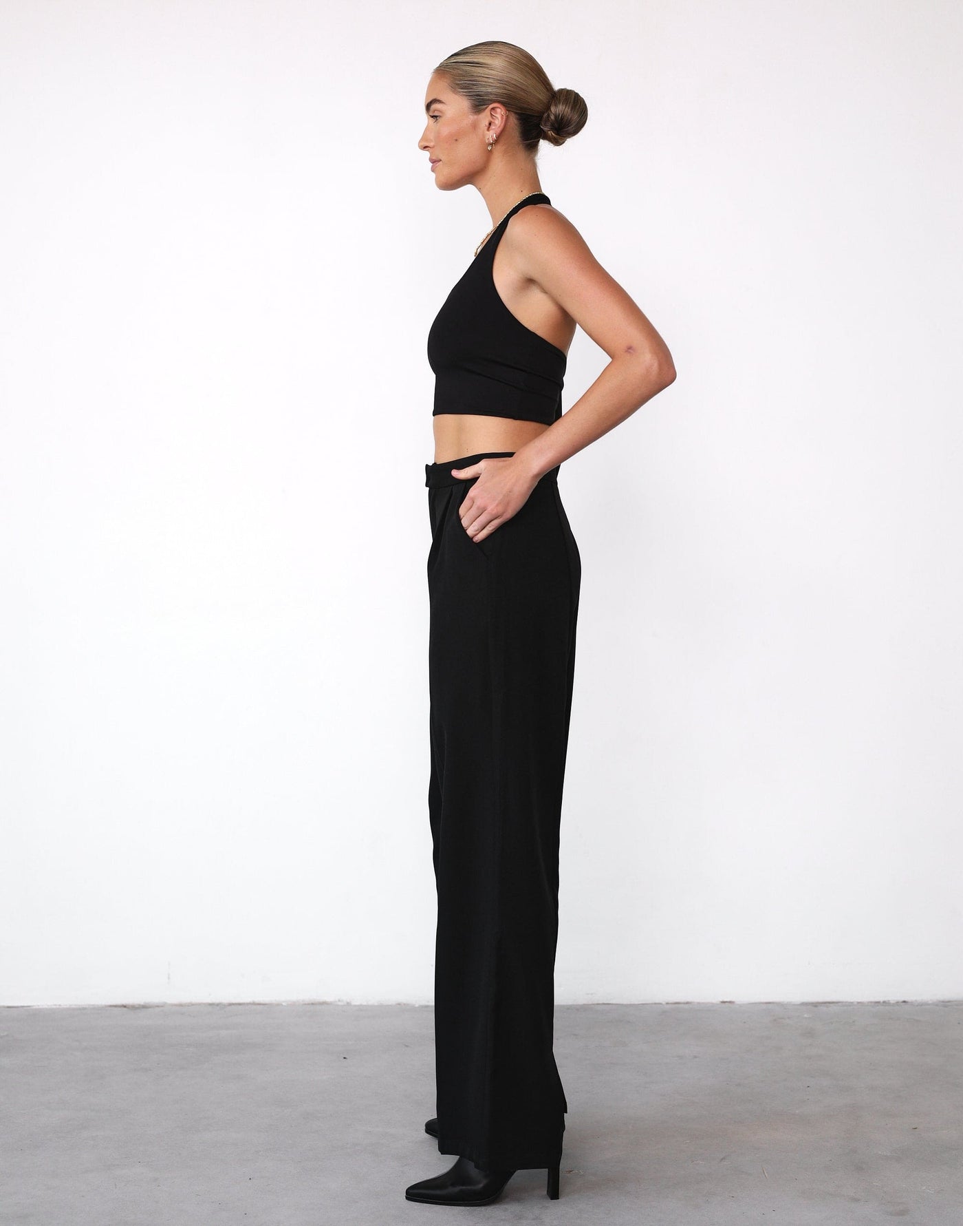 Ryleigh Crop Top (Black) - Black Crop Top - Women's Tops - Charcoal Clothing