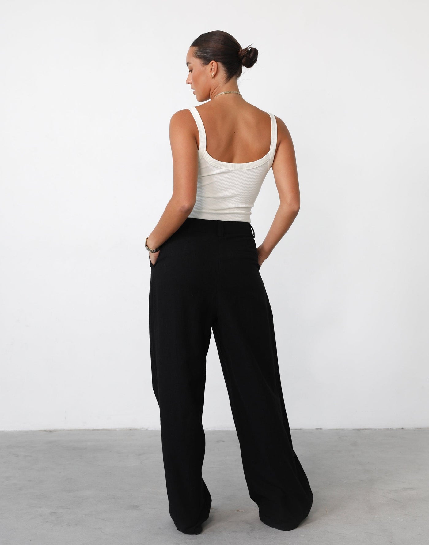 Je Suis Pant (Onyx) - By Lioness - Low Rise Straight Leg Pant - Women's Pants - Charcoal Clothing