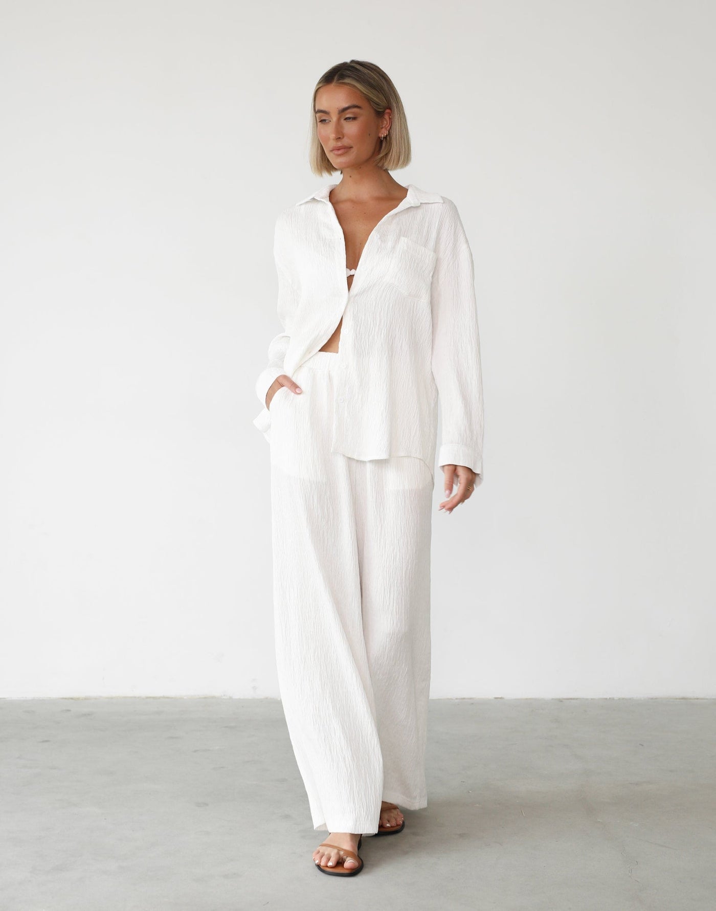 Ainsley Pants (White) Charcoal Clothing Exclusive Textured