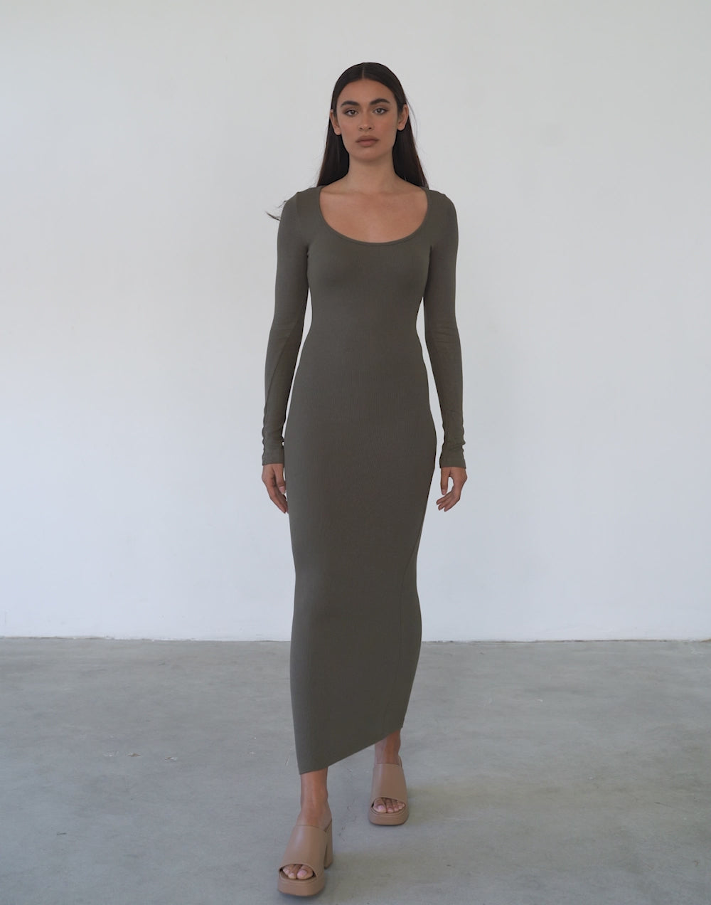 Zamira Long Sleeve Maxi Dress (Khaki)