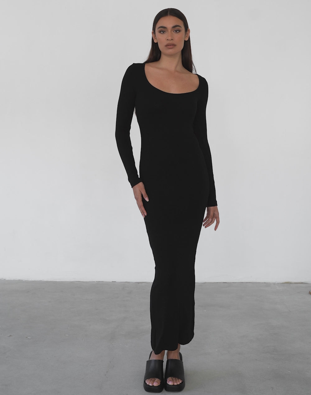 Zamira Long Sleeve Maxi Dress (Black)